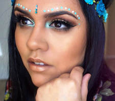 music festival eye makeup looks sparkly teal blue green vegan eyeshadow mattify cosmetics unique looks