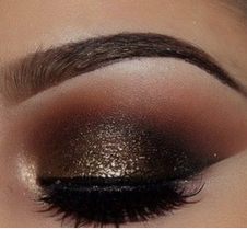 Sparkly brown eye shadow looks for the holidays winged eye liner Mattify cosmetics long lasting eye makeup for oily eye lids matte brown shiny gold natural eyeshadow that doesn’t crease  